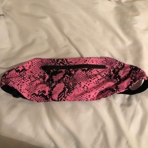 NWOT Snake skin fanny pack